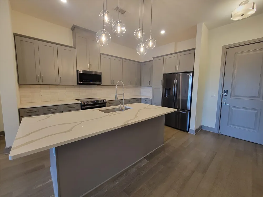 2700 Old Denton Road #1017 Carrollton, TX 75007