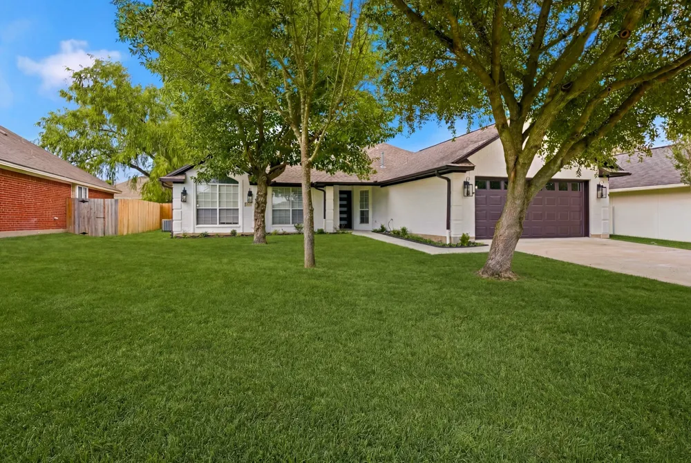 318 Landsburg Lane College Station, TX 77845