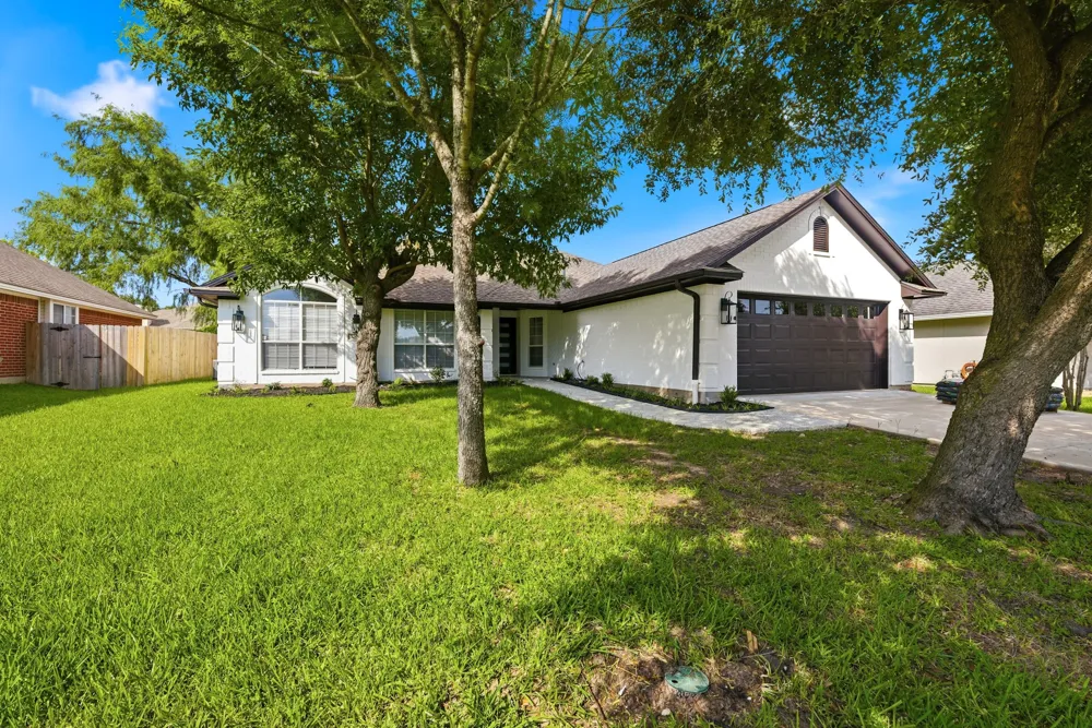 318 Landsburg Lane College Station, TX 77845