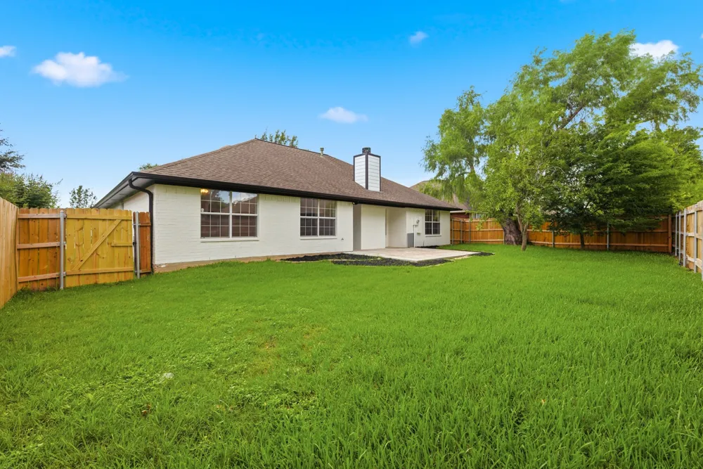 318 Landsburg Lane College Station, TX 77845