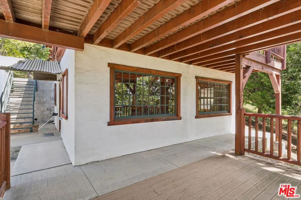 4 Winding Way Running Springs, CA 92382