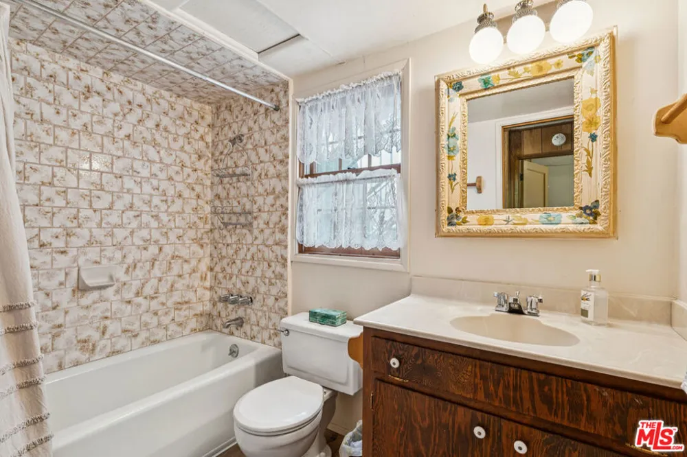 4 Winding Way Running Springs, CA 92382