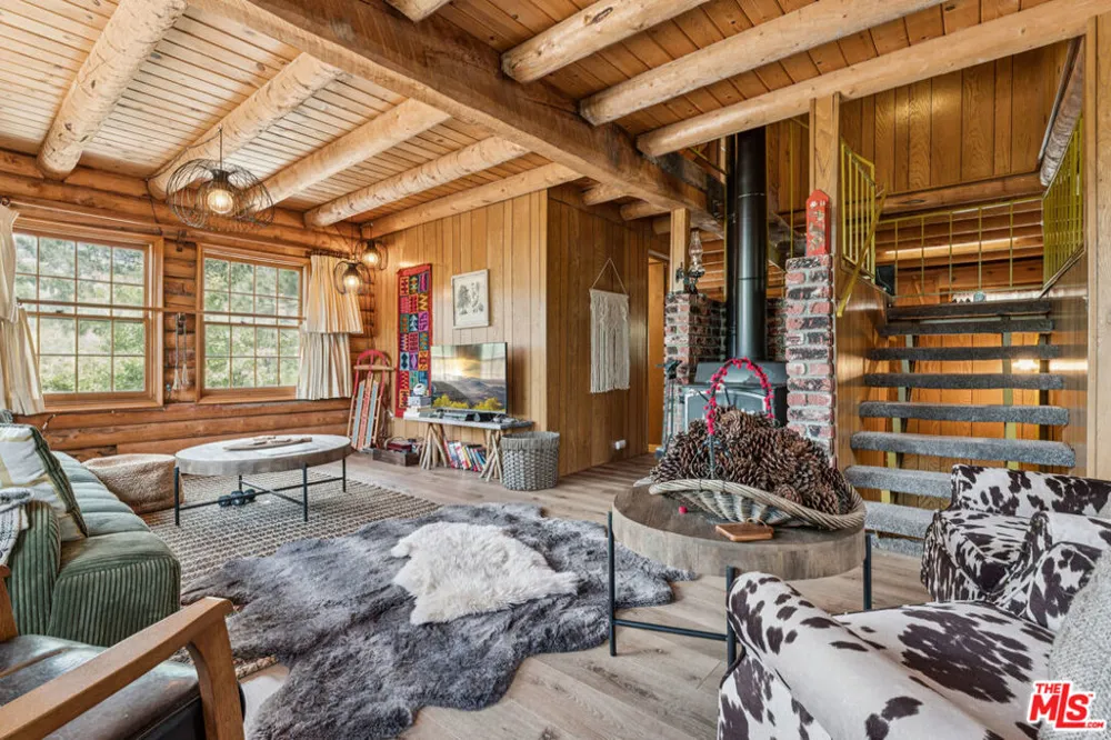 4 Winding Way Running Springs, CA 92382