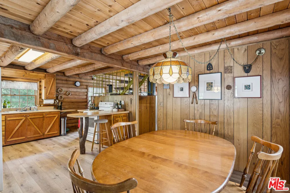 4 Winding Way Running Springs, CA 92382