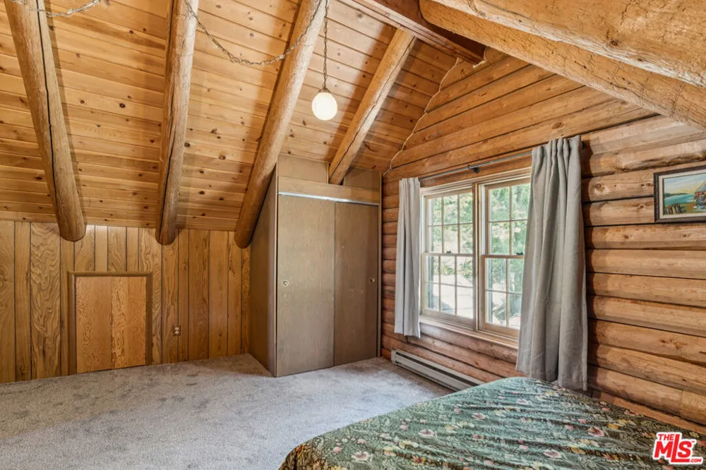 4 Winding Way Running Springs, CA 92382