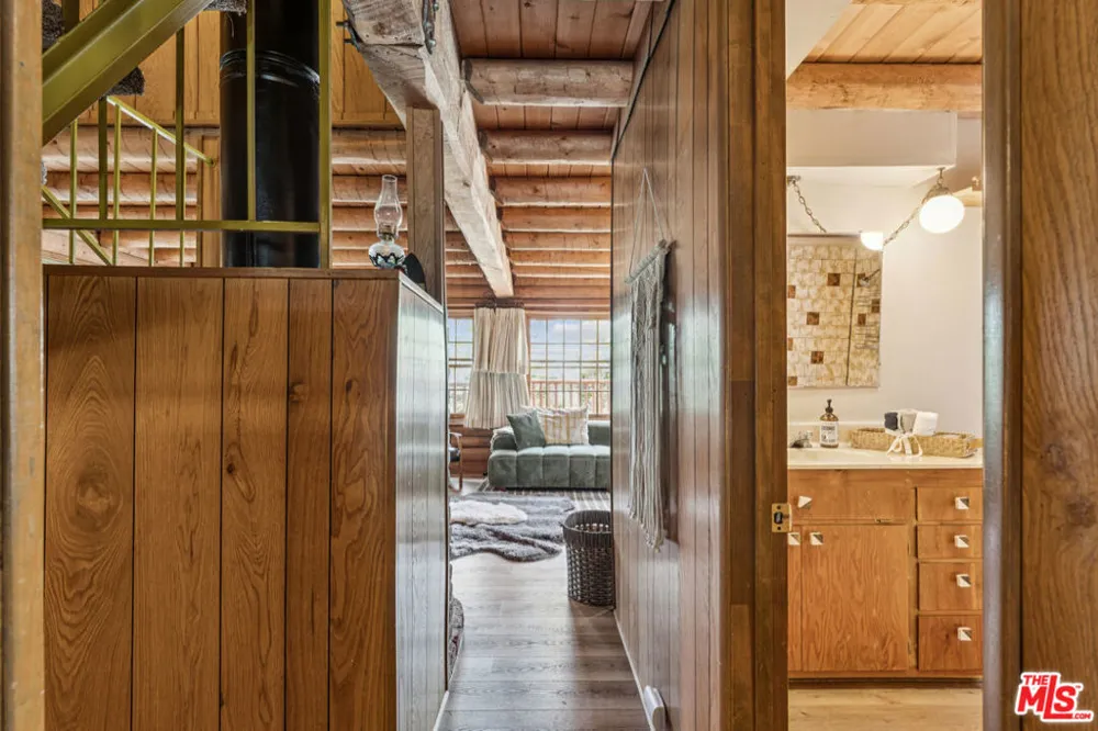 4 Winding Way Running Springs, CA 92382