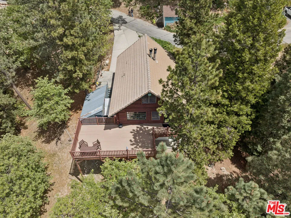 4 Winding Way Running Springs, CA 92382