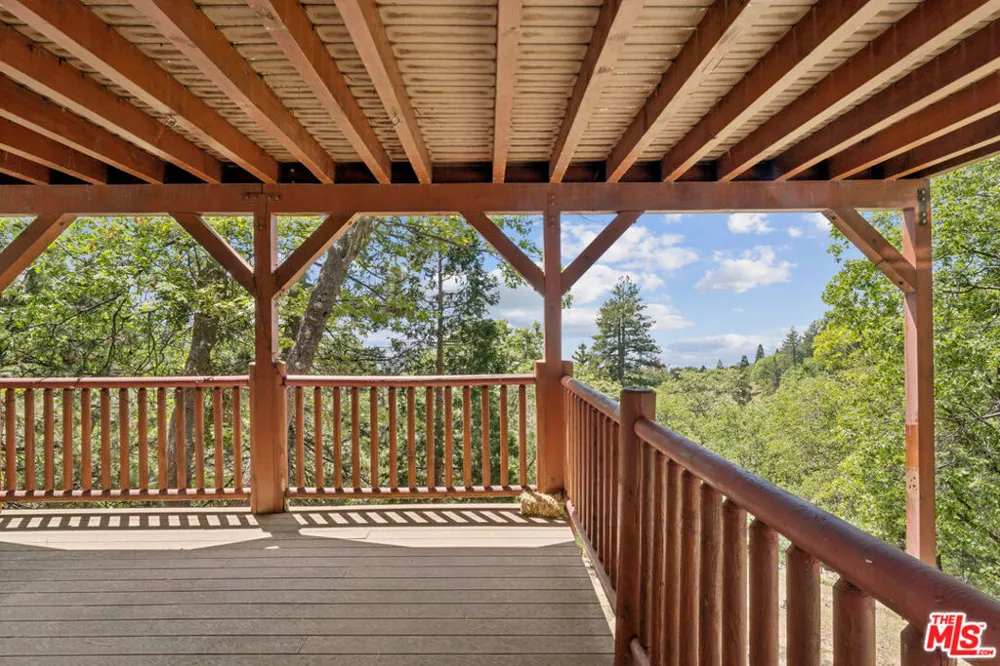 4 Winding Way Running Springs, CA 92382