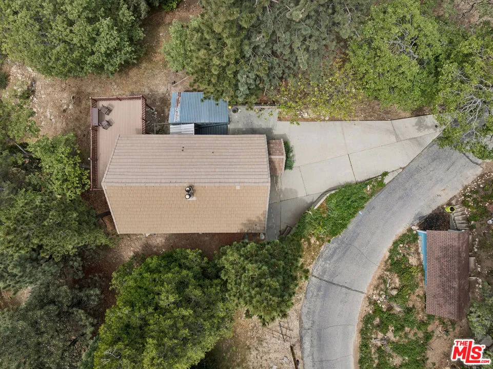 4 Winding Way Running Springs, CA 92382