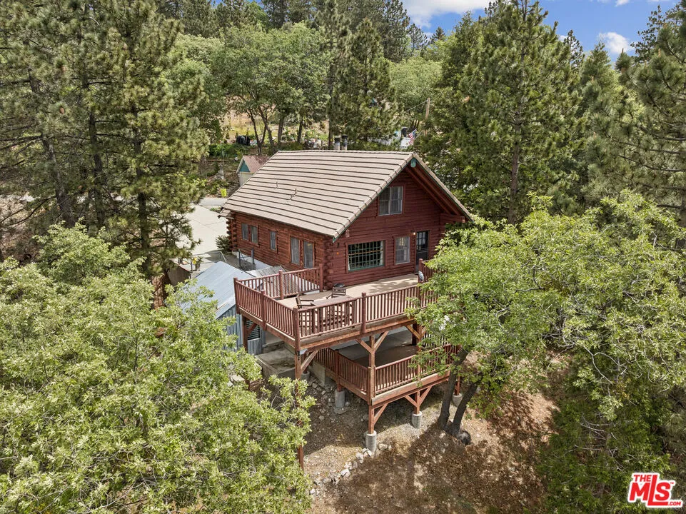 4 Winding Way Running Springs, CA 92382
