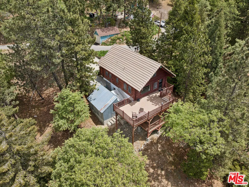 4 Winding Way Running Springs, CA 92382