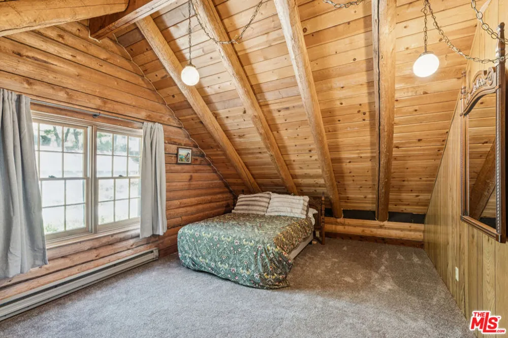 4 Winding Way Running Springs, CA 92382