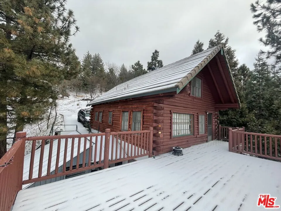 4 Winding Way Running Springs, CA 92382