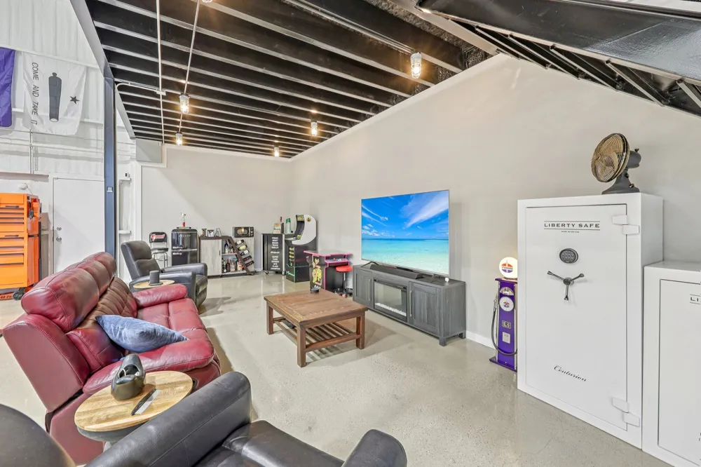 189 County Road 4767 Boyd, TX 76023