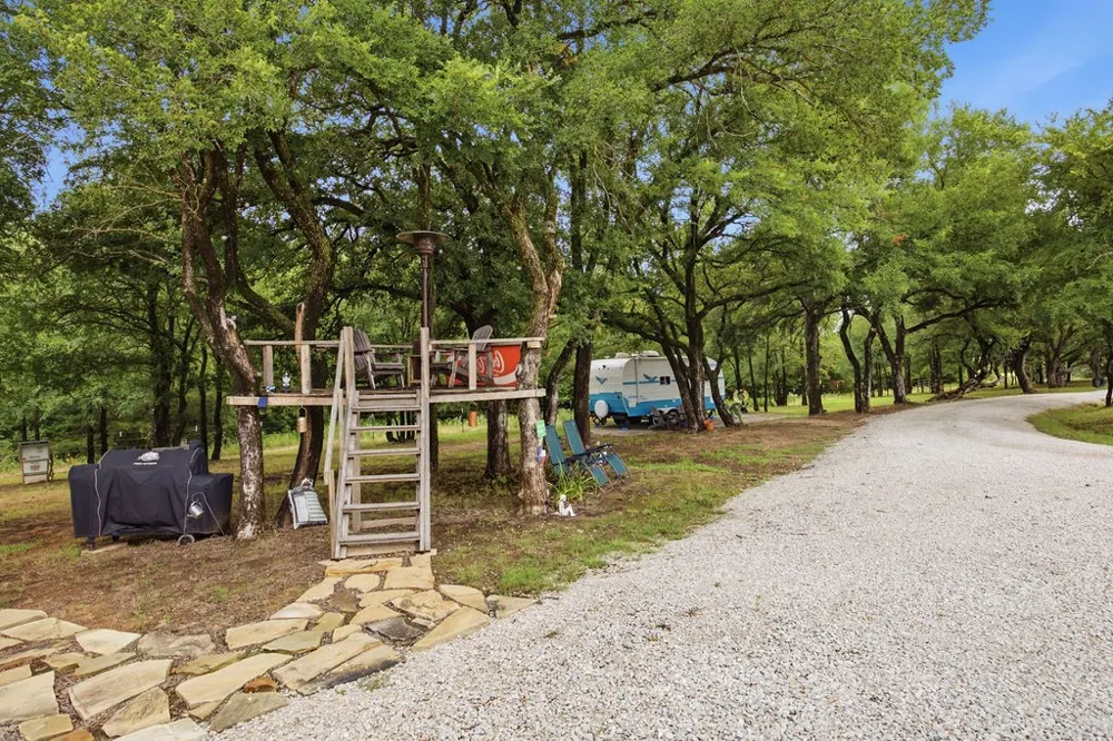 189 County Road 4767 Boyd, TX 76023