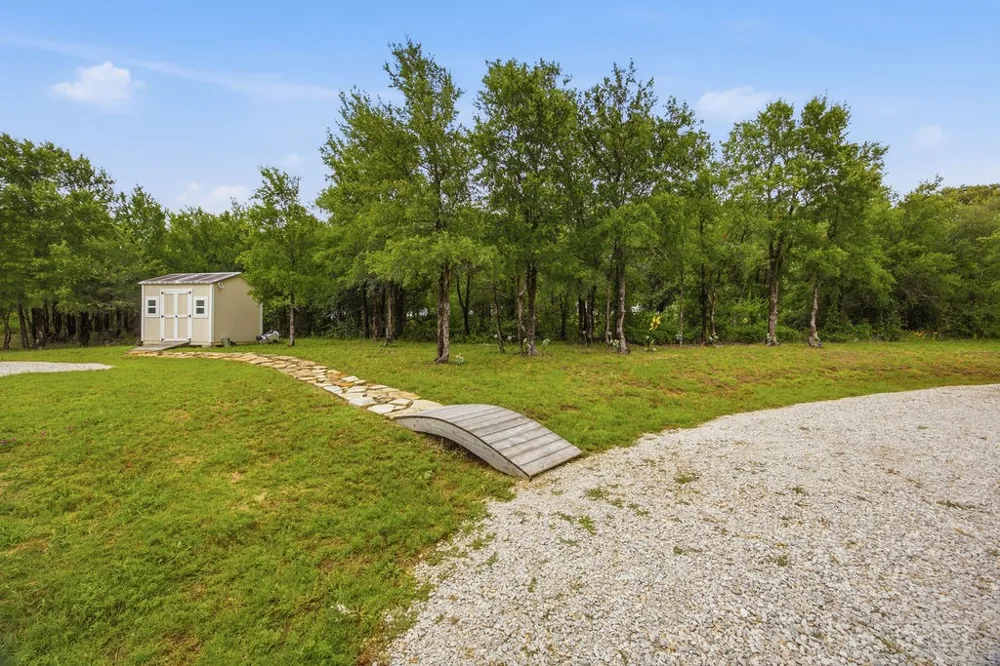 189 County Road 4767 Boyd, TX 76023