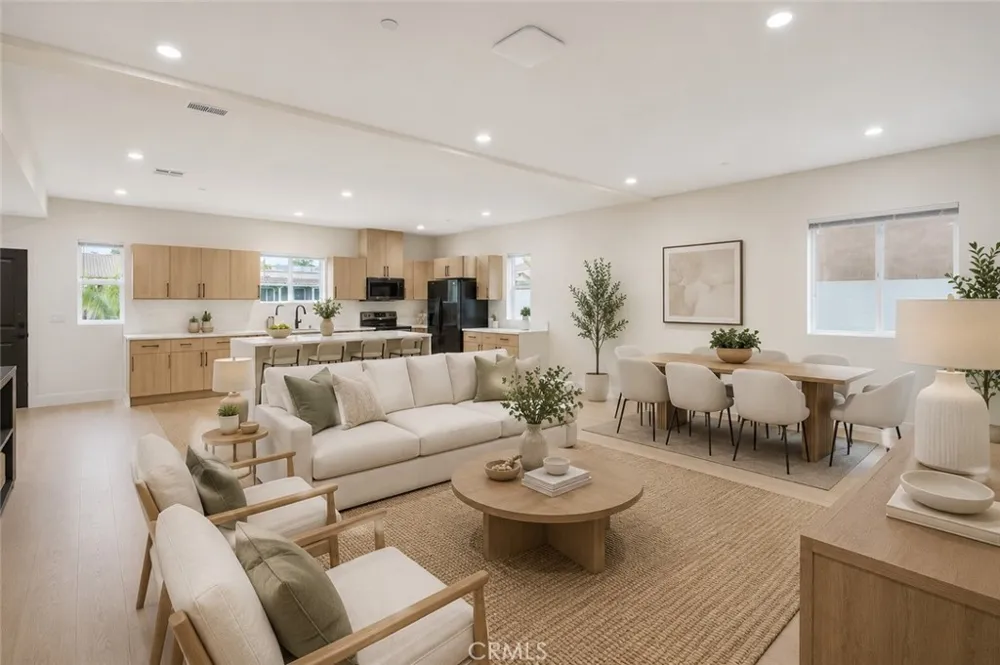 16623 Lake Avenue Paramount, CA 90723