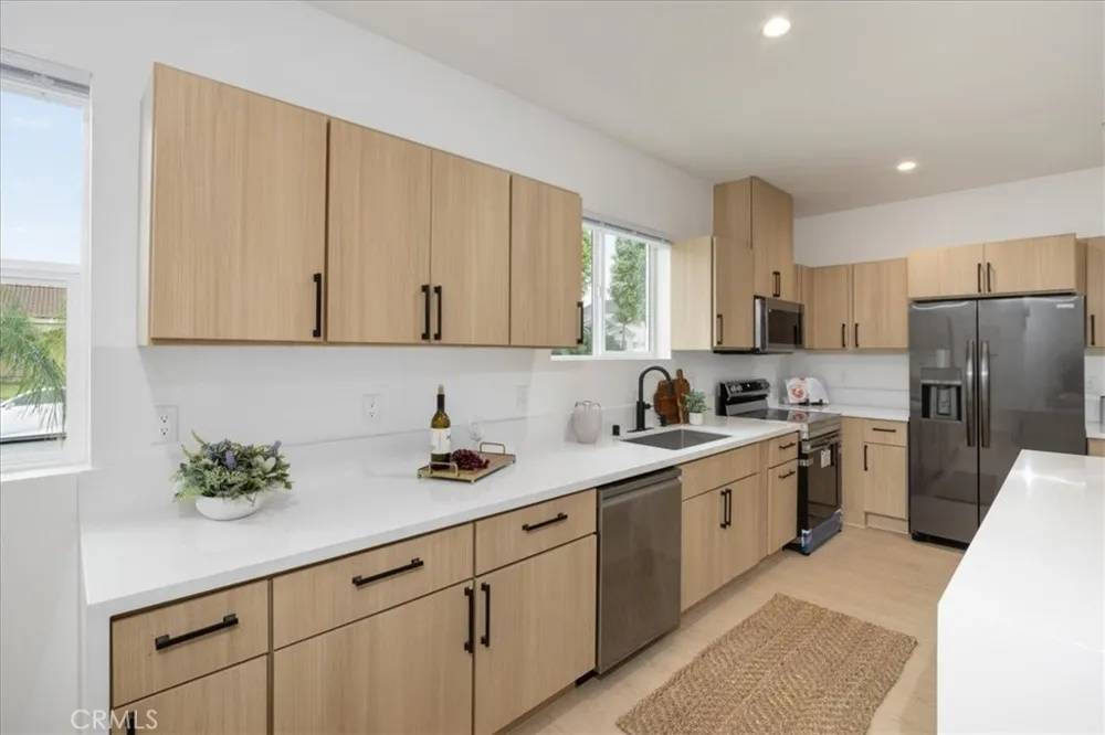 16623 Lake Avenue Paramount, CA 90723
