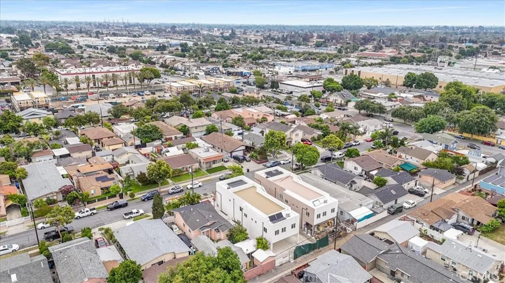 16623 Lake Avenue Paramount, CA 90723