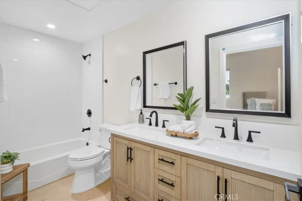 16623 Lake Avenue Paramount, CA 90723