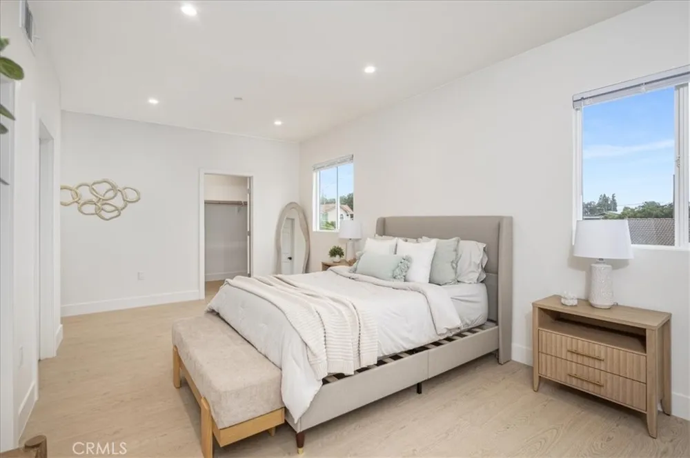 16623 Lake Avenue Paramount, CA 90723