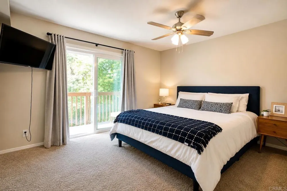 8135 Calle Fanita Santee, CA 92071