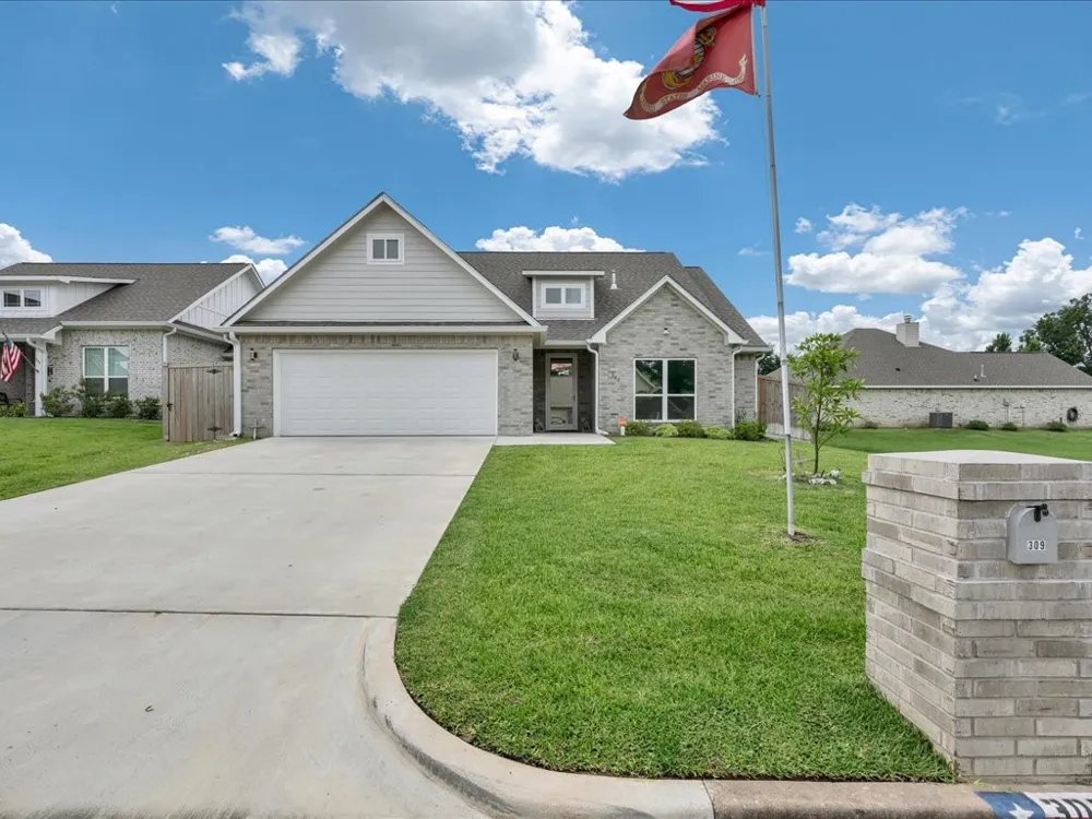 309 Saddle Brook Drive Lufkin, TX 75904
