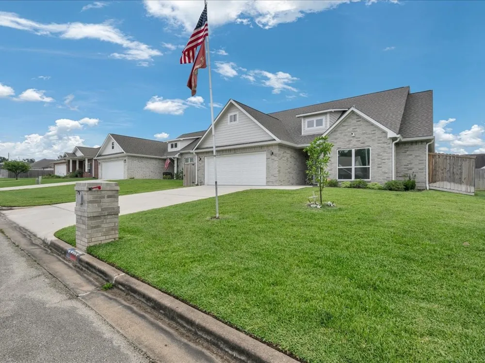 309 Saddle Brook Drive Lufkin, TX 75904