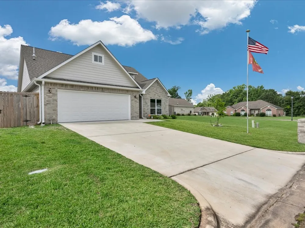 309 Saddle Brook Drive Lufkin, TX 75904
