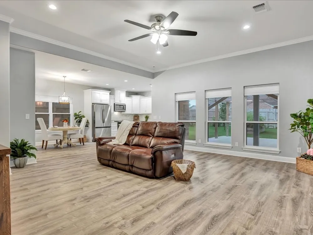 309 Saddle Brook Drive Lufkin, TX 75904