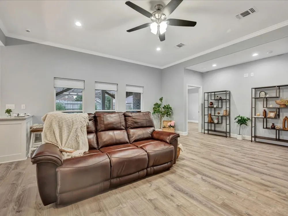 309 Saddle Brook Drive Lufkin, TX 75904