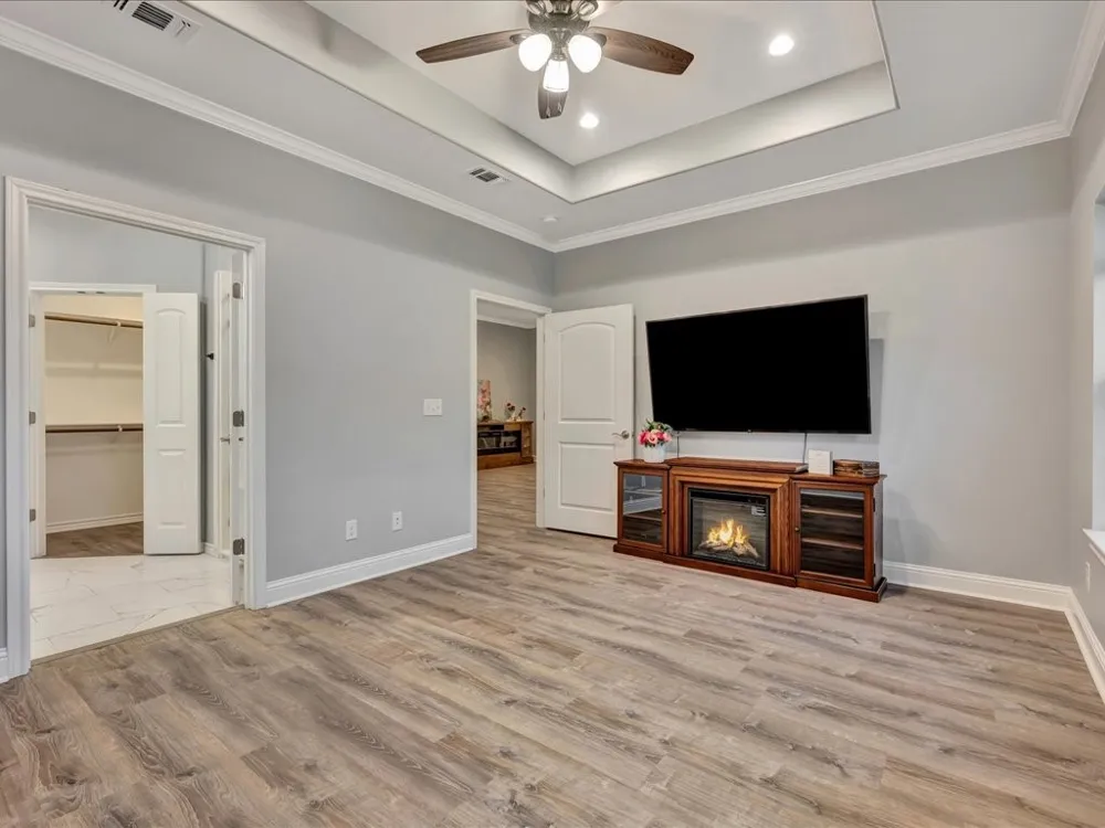 309 Saddle Brook Drive Lufkin, TX 75904