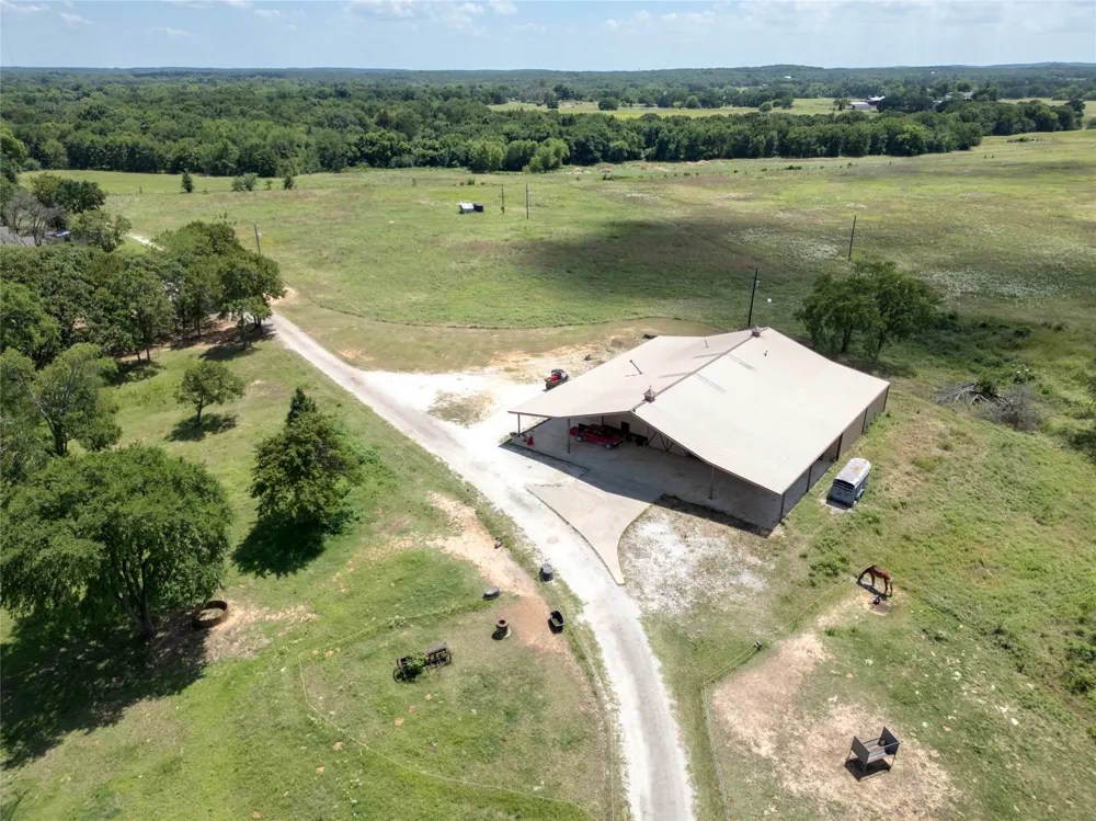 1510 Hawkins Road Whitesboro, TX 76273