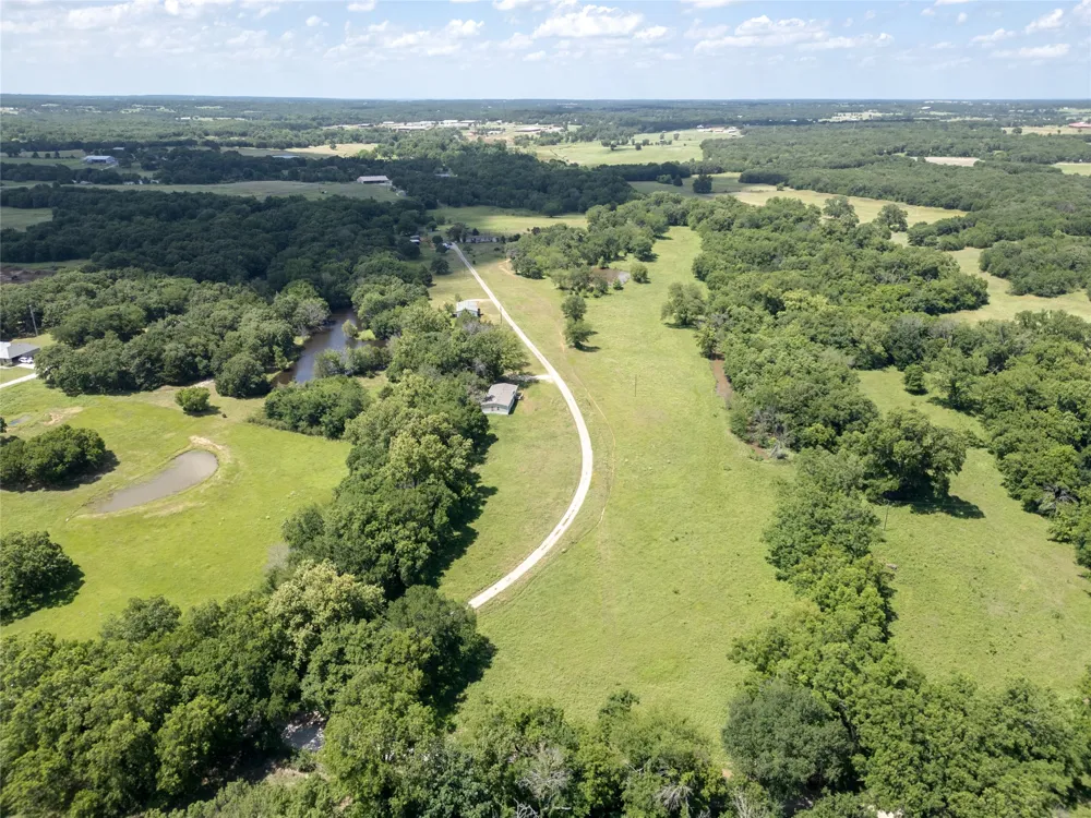 1510 Hawkins Road Whitesboro, TX 76273
