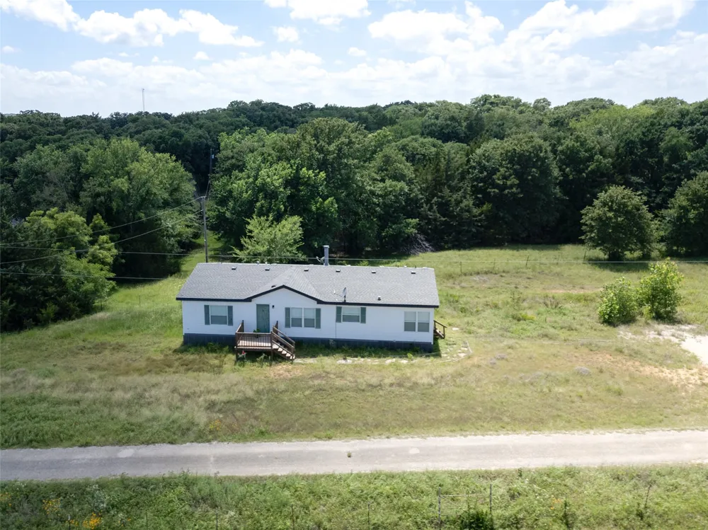 1510 Hawkins Road Whitesboro, TX 76273