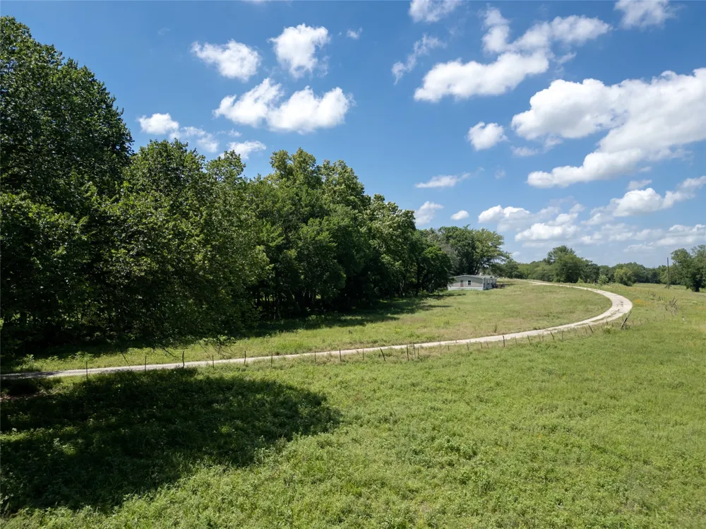 1510 Hawkins Road Whitesboro, TX 76273
