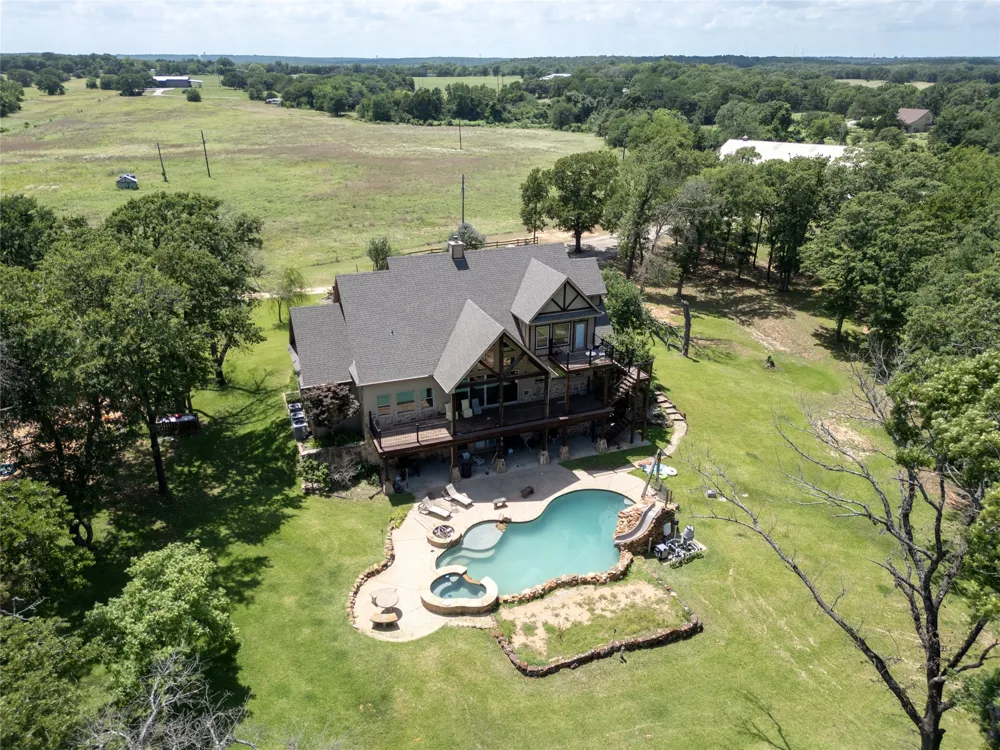 1510 Hawkins Road Whitesboro, TX 76273