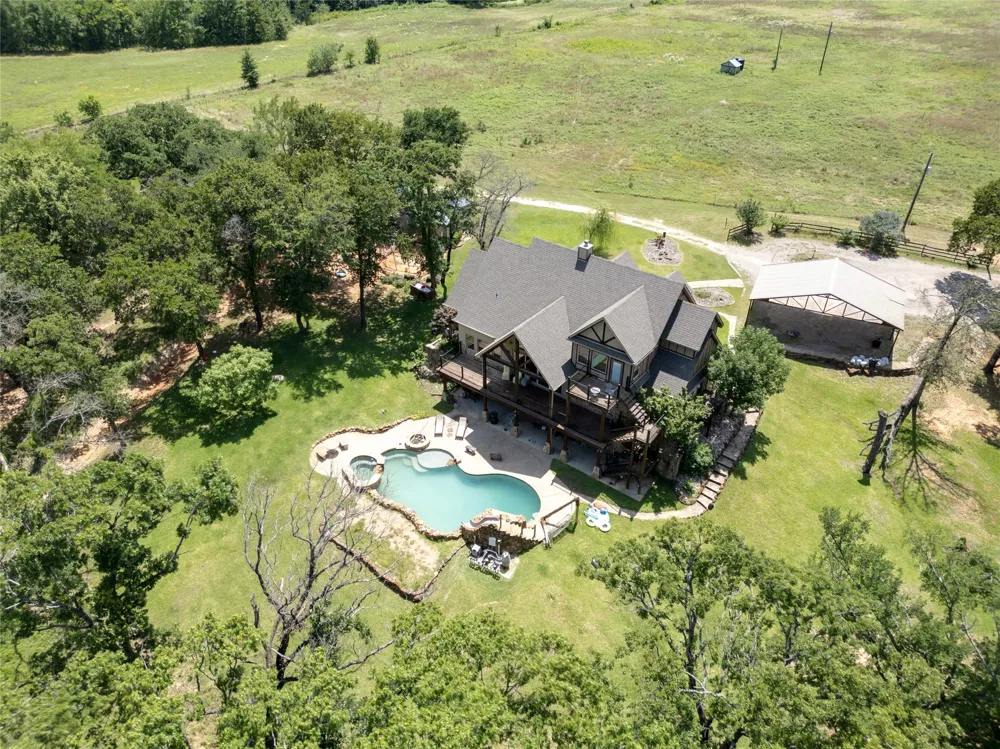 1510 Hawkins Road Whitesboro, TX 76273