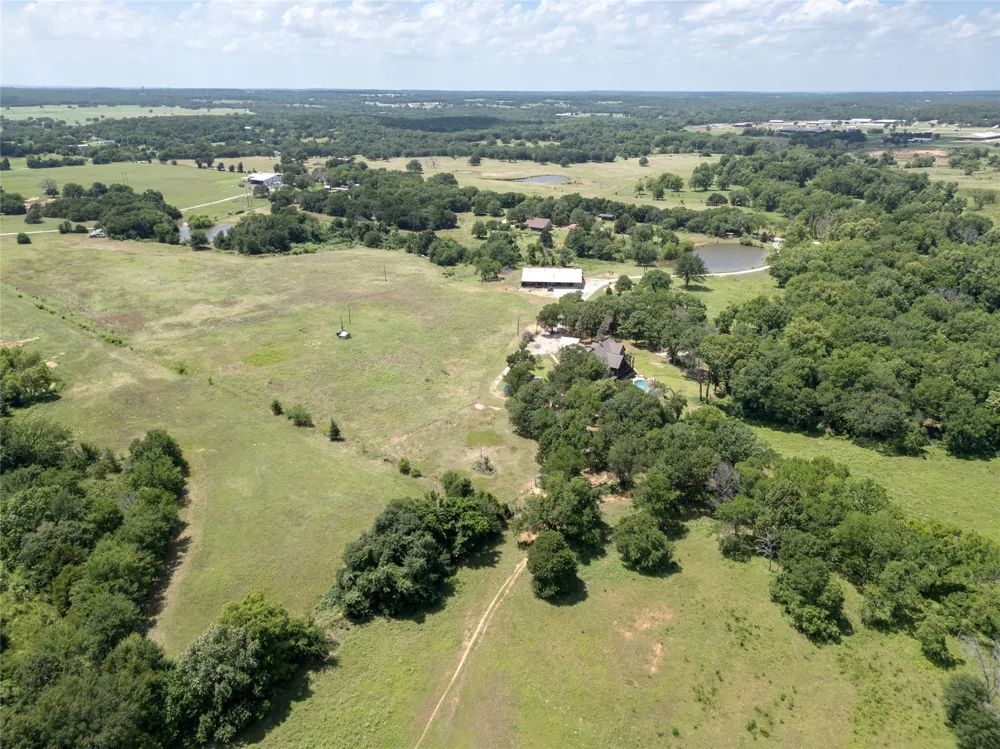 1510 Hawkins Road Whitesboro, TX 76273