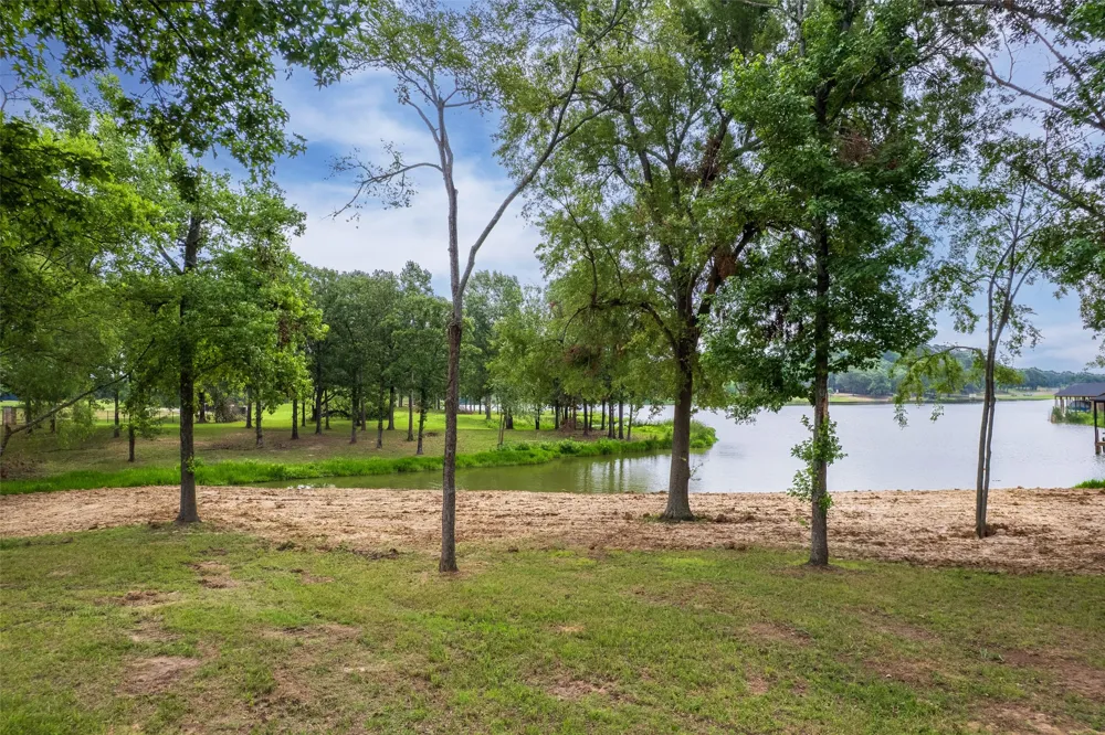 Eagle's Nest Circle Mount Vernon, TX 75457