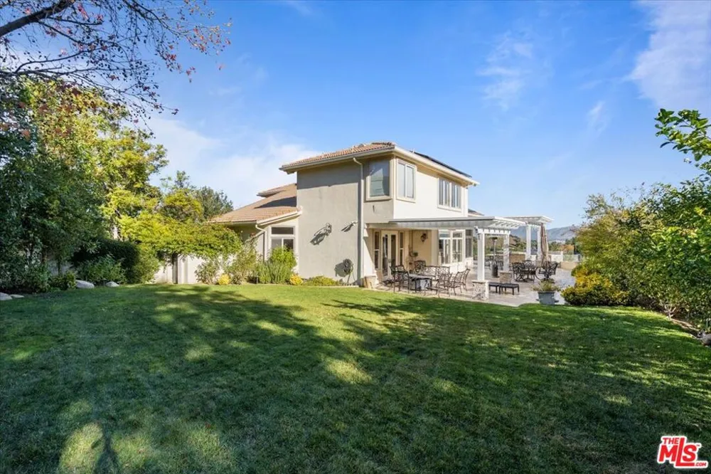 3900 Hilton Head Way Tarzana, CA 91356