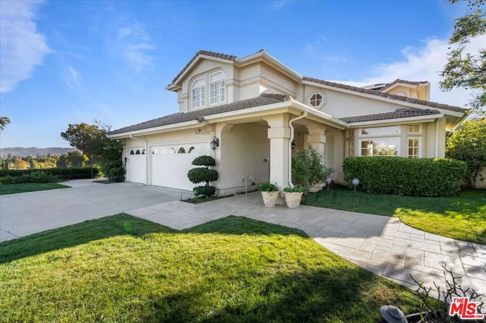 3900 Hilton Head Way Tarzana, CA 91356
