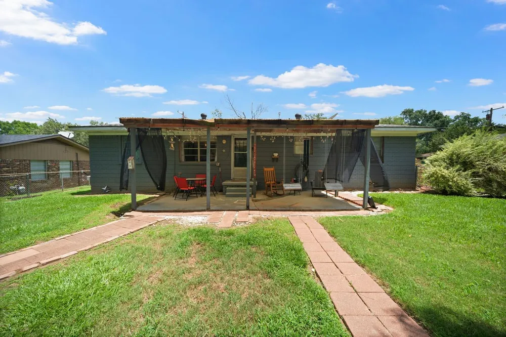 403 Ridgewood Palestine, TX 75803
