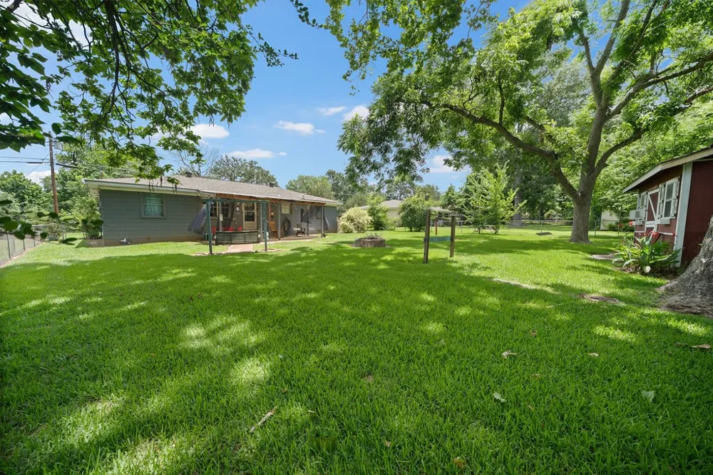 403 Ridgewood Palestine, TX 75803