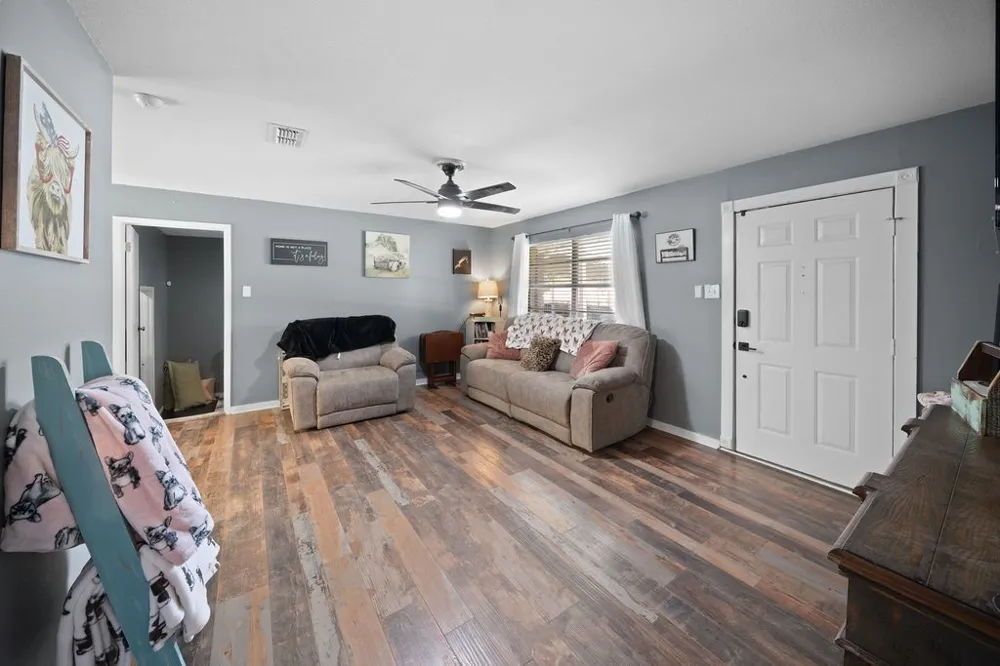 403 Ridgewood Palestine, TX 75803