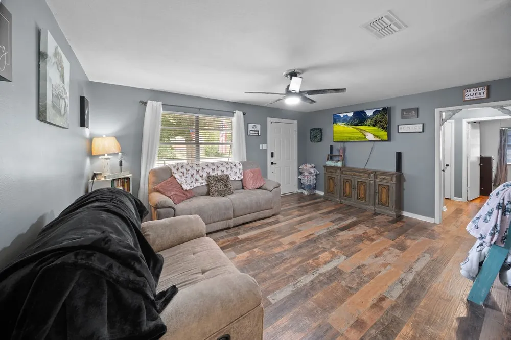 403 Ridgewood Palestine, TX 75803