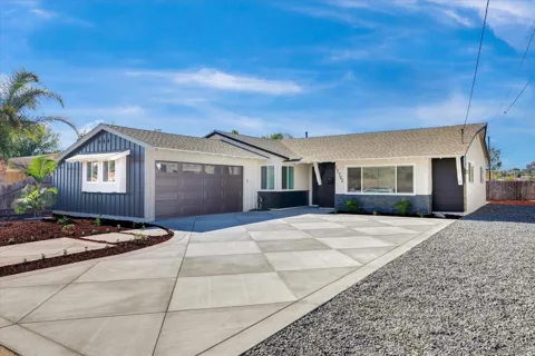 12702 Metate Ln