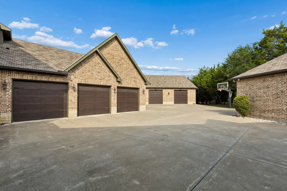 517 Pine Island Circle Heath, TX 75032