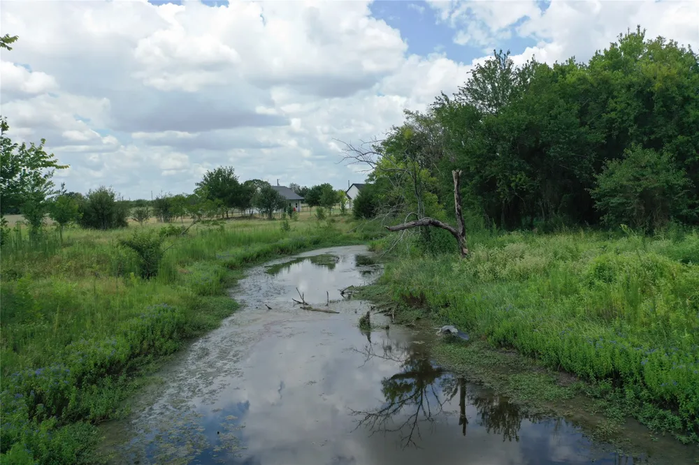 2257 County Road 280 Kaufman, TX 75142