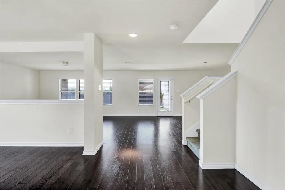 728 Snapdragon Lane DeSoto, TX 75115